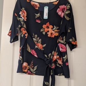 NWT Navy floral blouse with tie accent